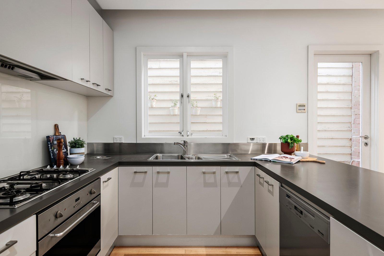 12 Colvin Grove, Hawthorn, 3122