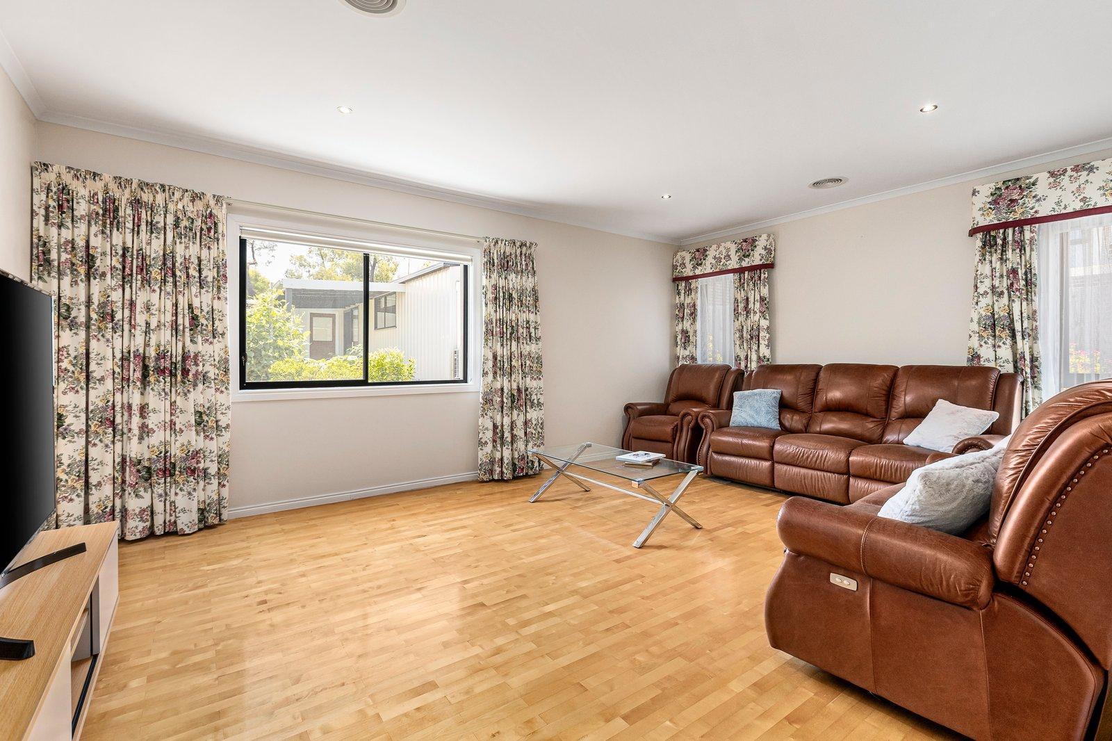 123 Waverley Road, Chadstone, 3148