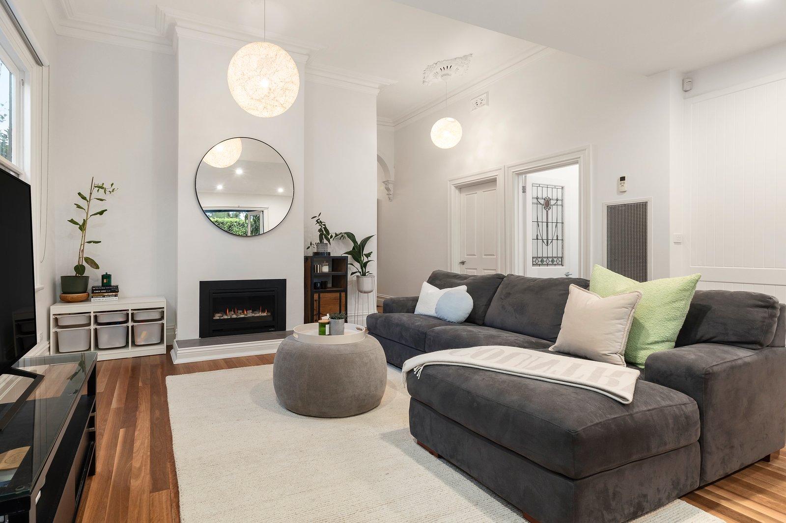 19 Invermay Grove, Hawthorn East, 3123