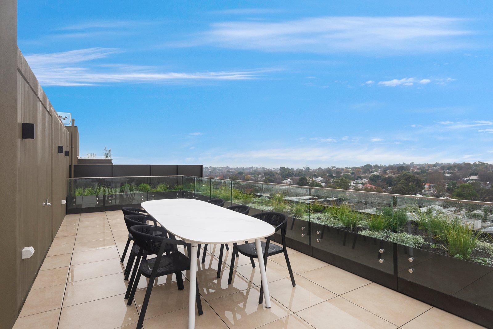 206/352 Canterbury Road, Surrey Hills, Vic