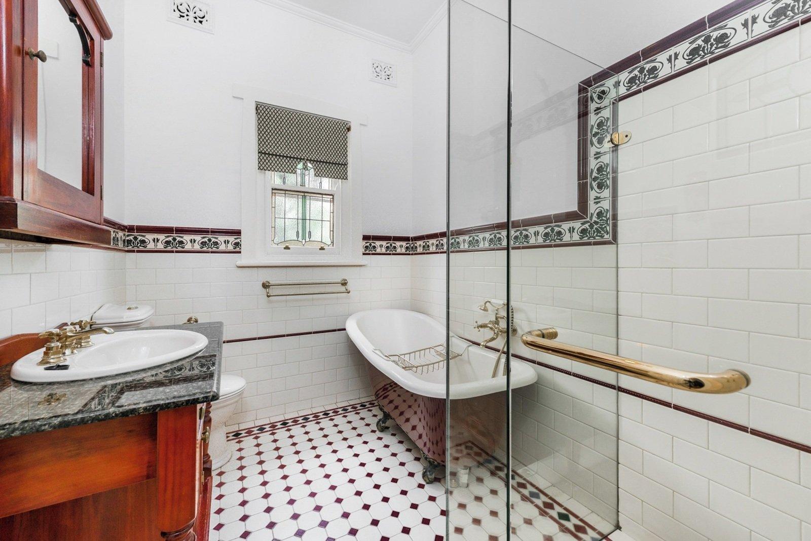 21 The Avenue, Malvern East, 3145