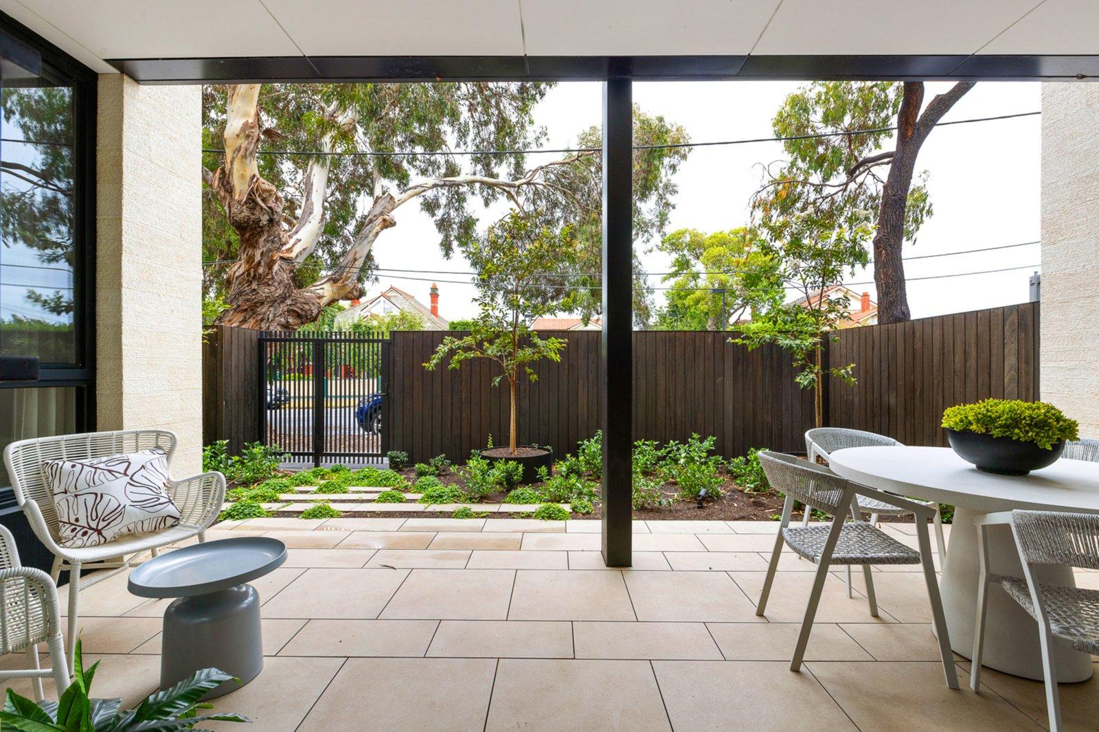 2/2 Black Street, Brighton, 3186