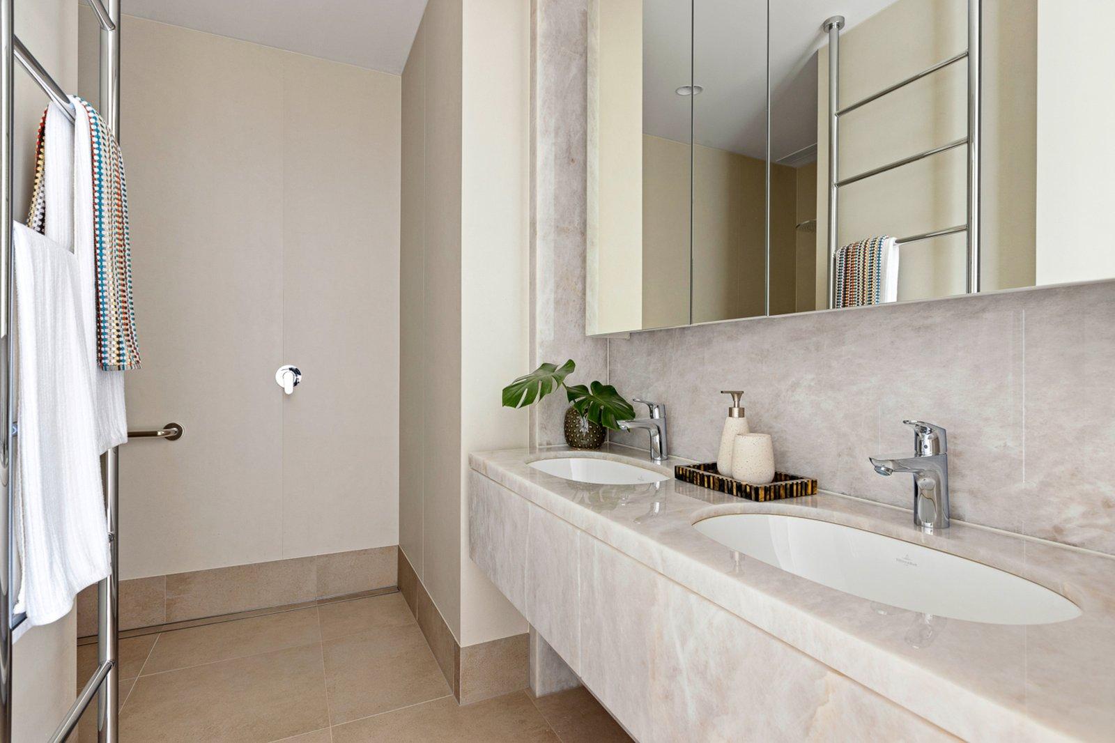 2/2 Black Street, Brighton, 3186