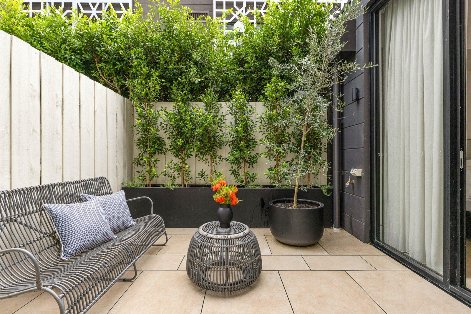 2/2 Black Street, Brighton, 3186