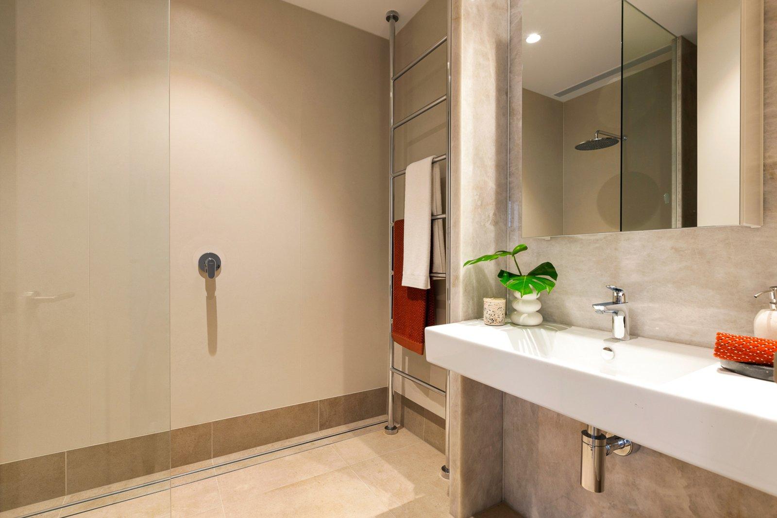 2/2 Black Street, Brighton, 3186