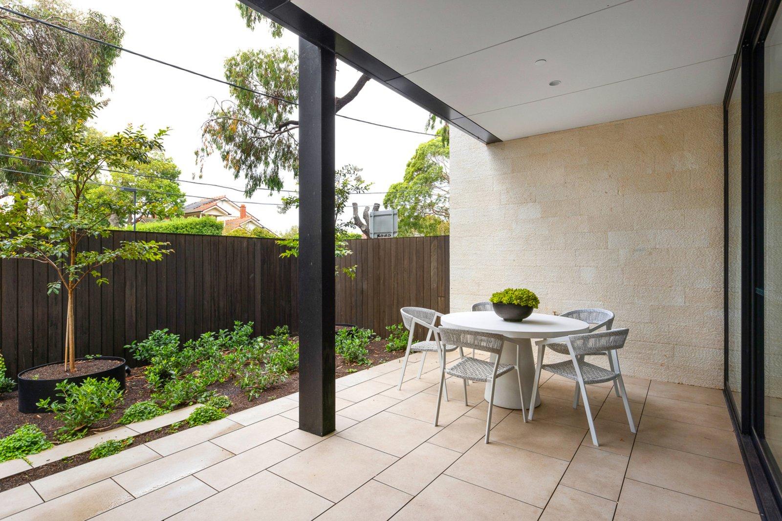 2/2 Black Street, Brighton, 3186