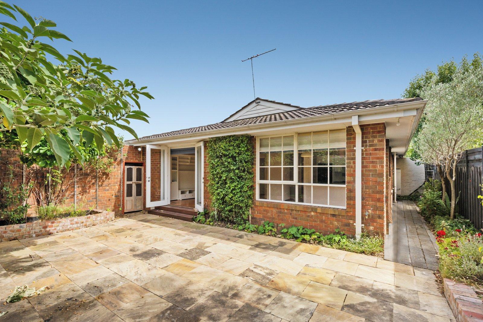 2/20 Hamilton Street, Kew East, 3102