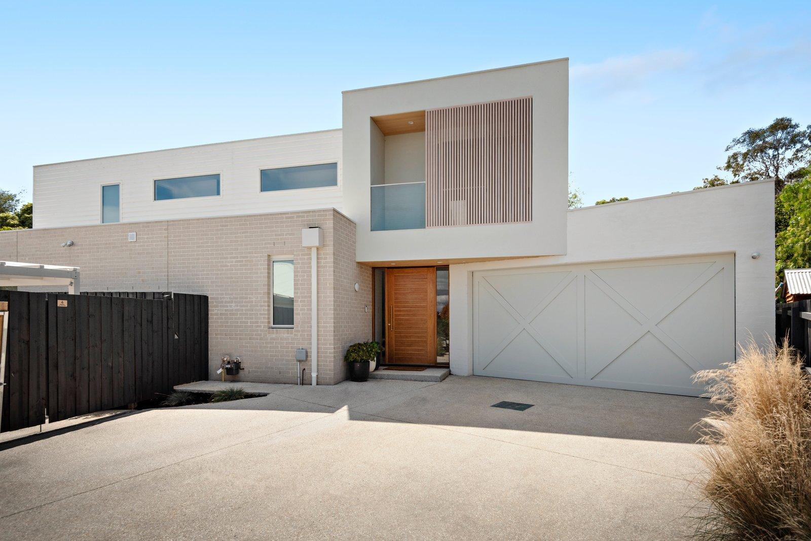 2/3 Sovereign Court, Mornington, 3931