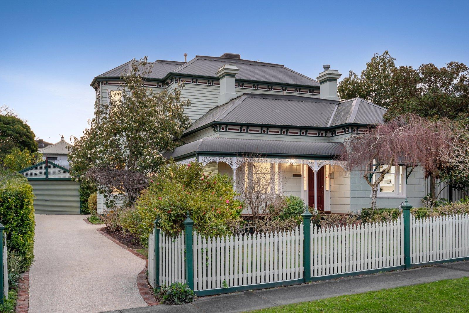 26 Russell Street, Surrey Hills, 3127