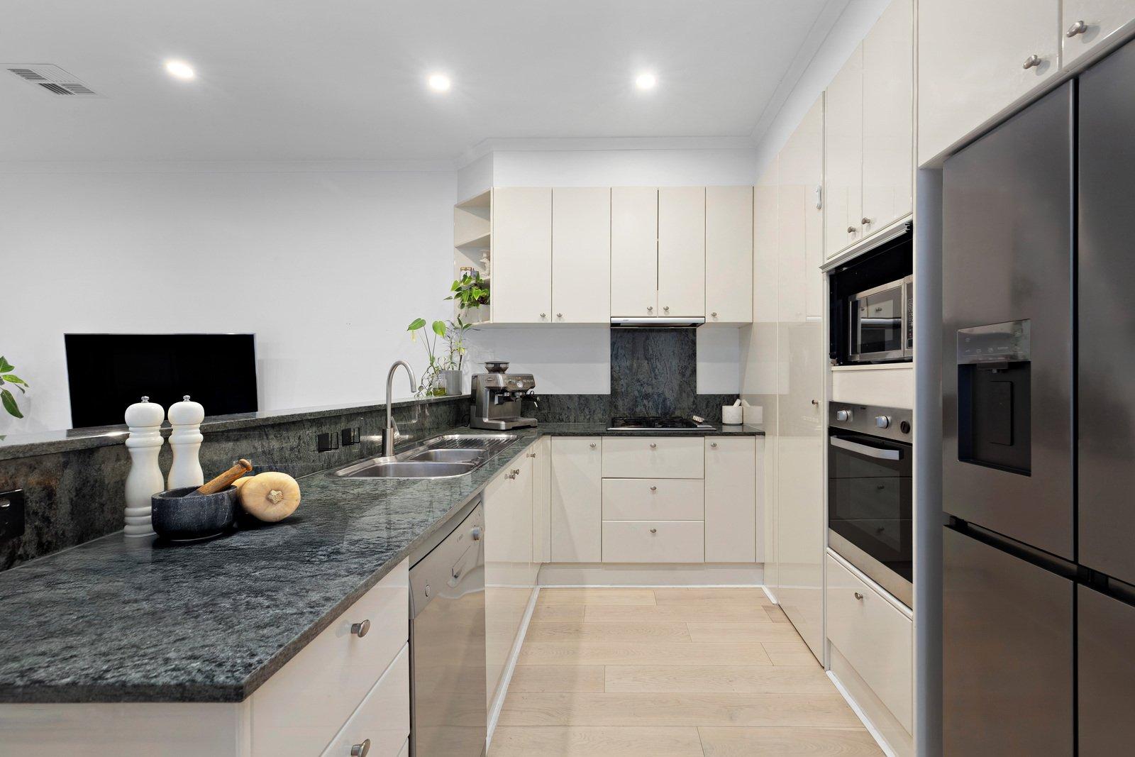 5 Strathaird Mews, Port Melbourne, 3207